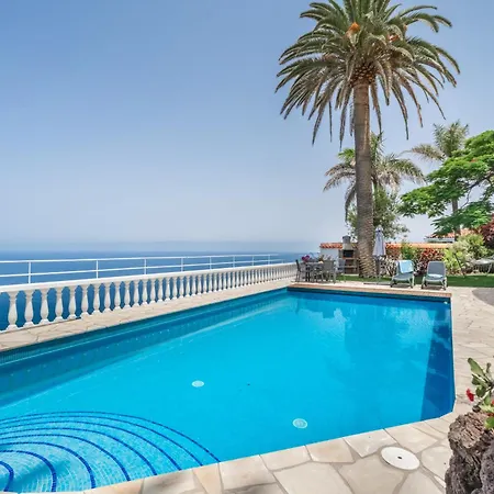 Pool House With Dream View