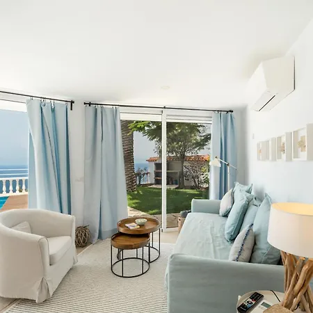 Pool House With Dream View Дом отдыха