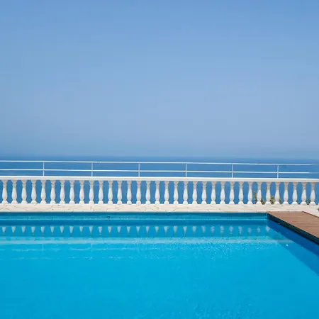 Pool House With Dream View Дом отдыха